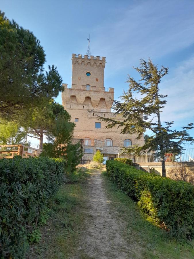 Bouganville Casa Vacanza Ambiente Climatizzato Con Wi Fi ピネート エクステリア 写真