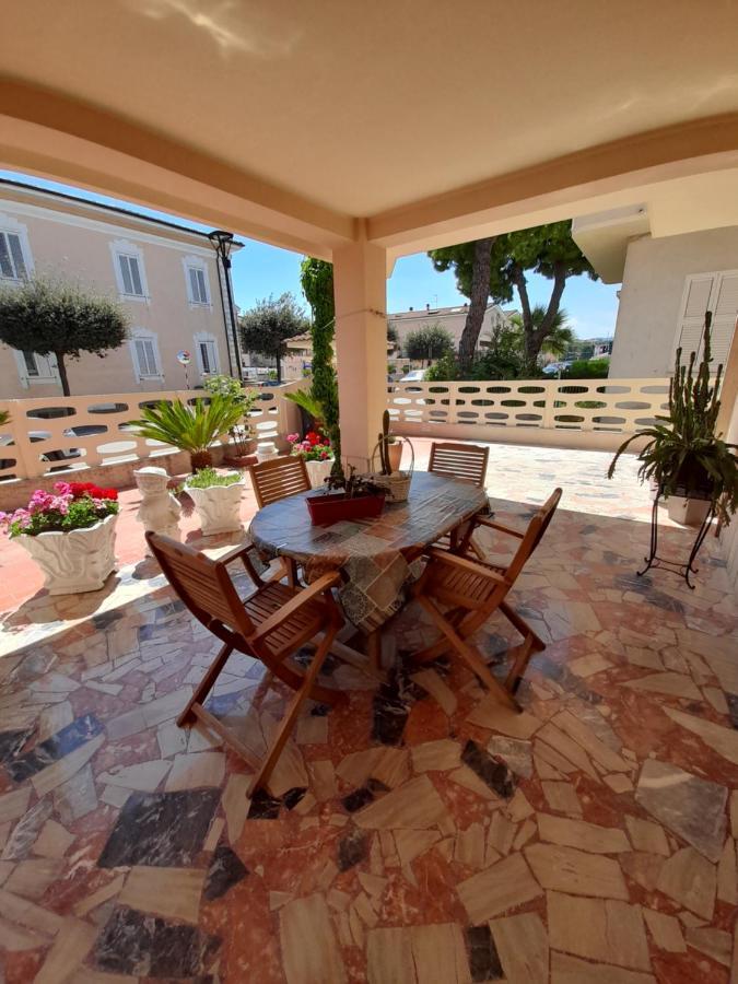 Bouganville Casa Vacanza Ambiente Climatizzato Con Wi Fi ピネート エクステリア 写真