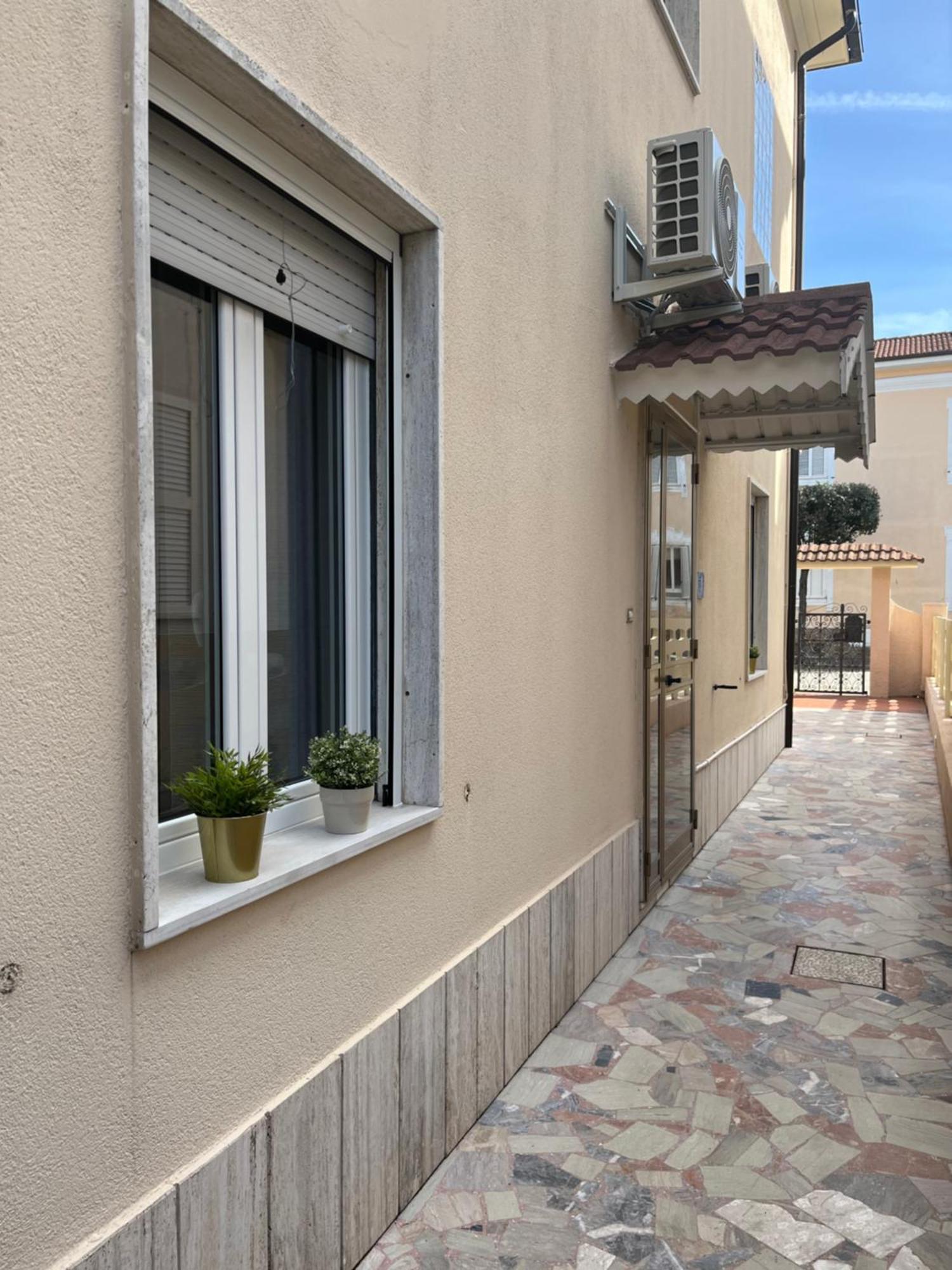 Bouganville Casa Vacanza Ambiente Climatizzato Con Wi Fi ピネート エクステリア 写真