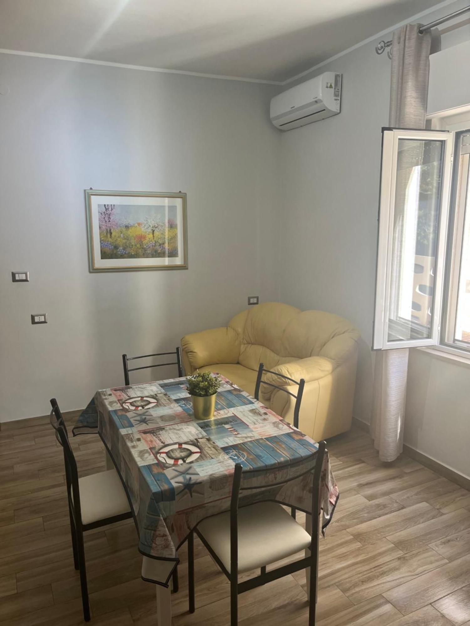 Bouganville Casa Vacanza Ambiente Climatizzato Con Wi Fi ピネート エクステリア 写真