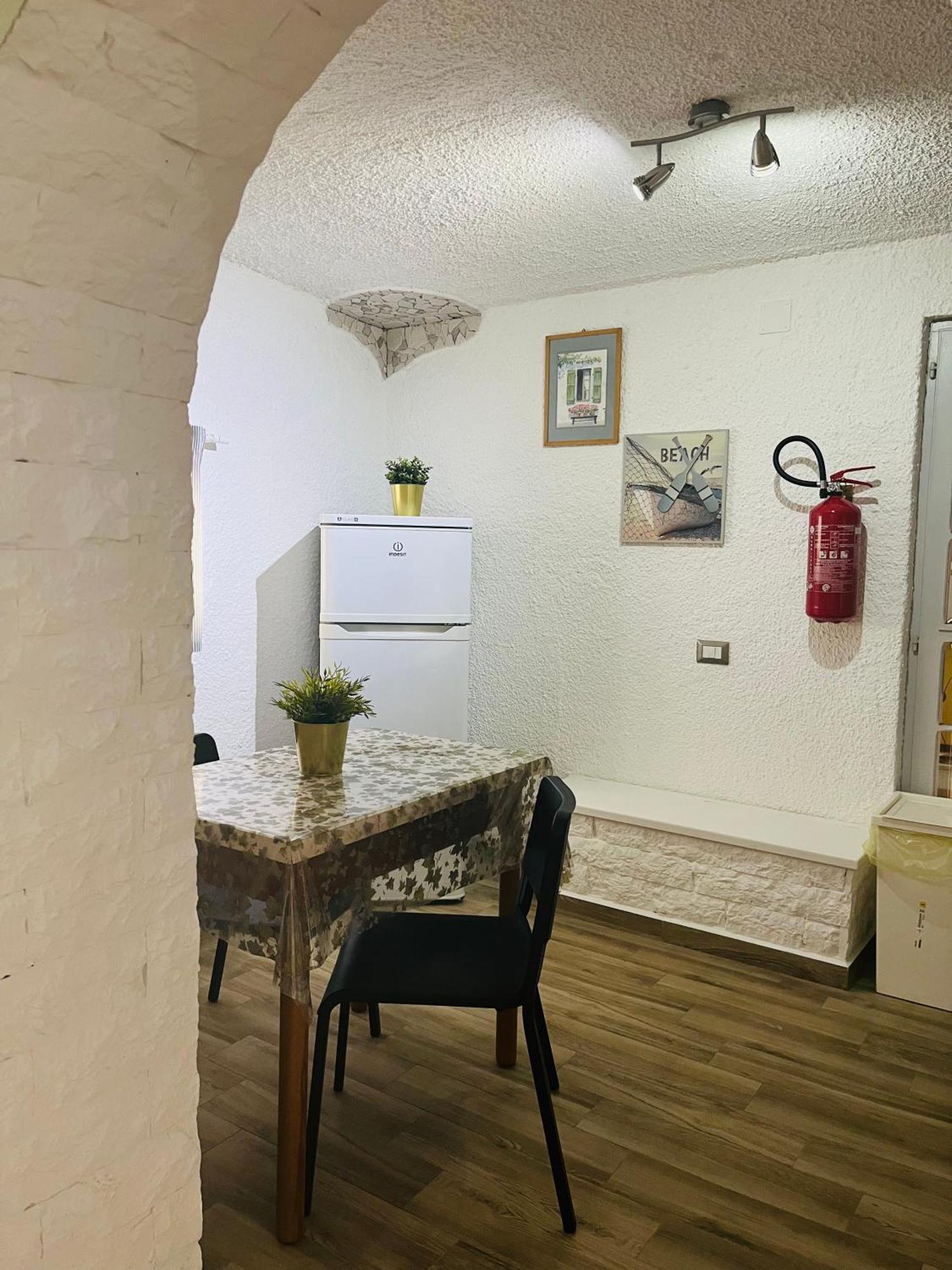 Bouganville Casa Vacanza Ambiente Climatizzato Con Wi Fi ピネート エクステリア 写真