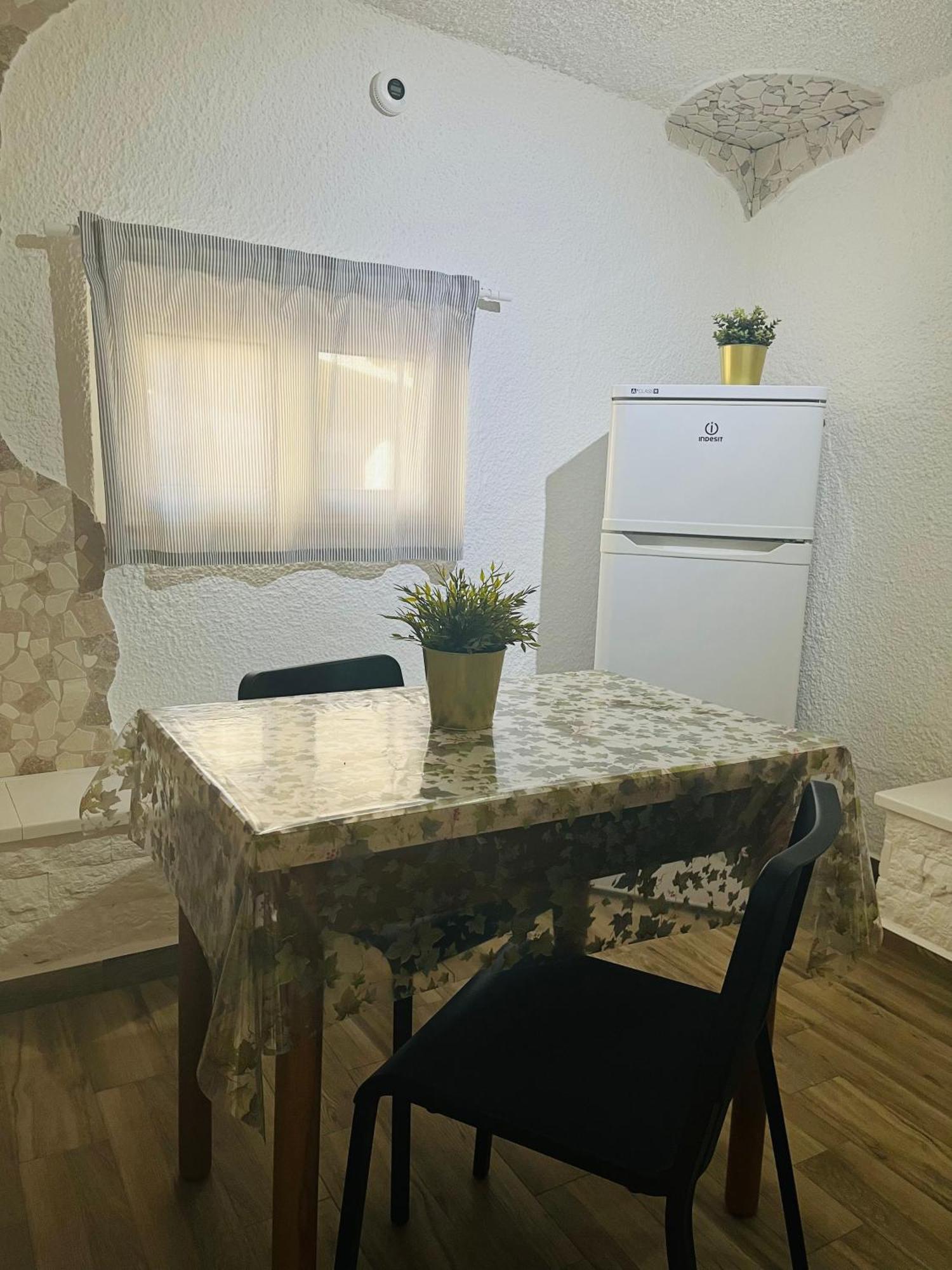 Bouganville Casa Vacanza Ambiente Climatizzato Con Wi Fi ピネート エクステリア 写真