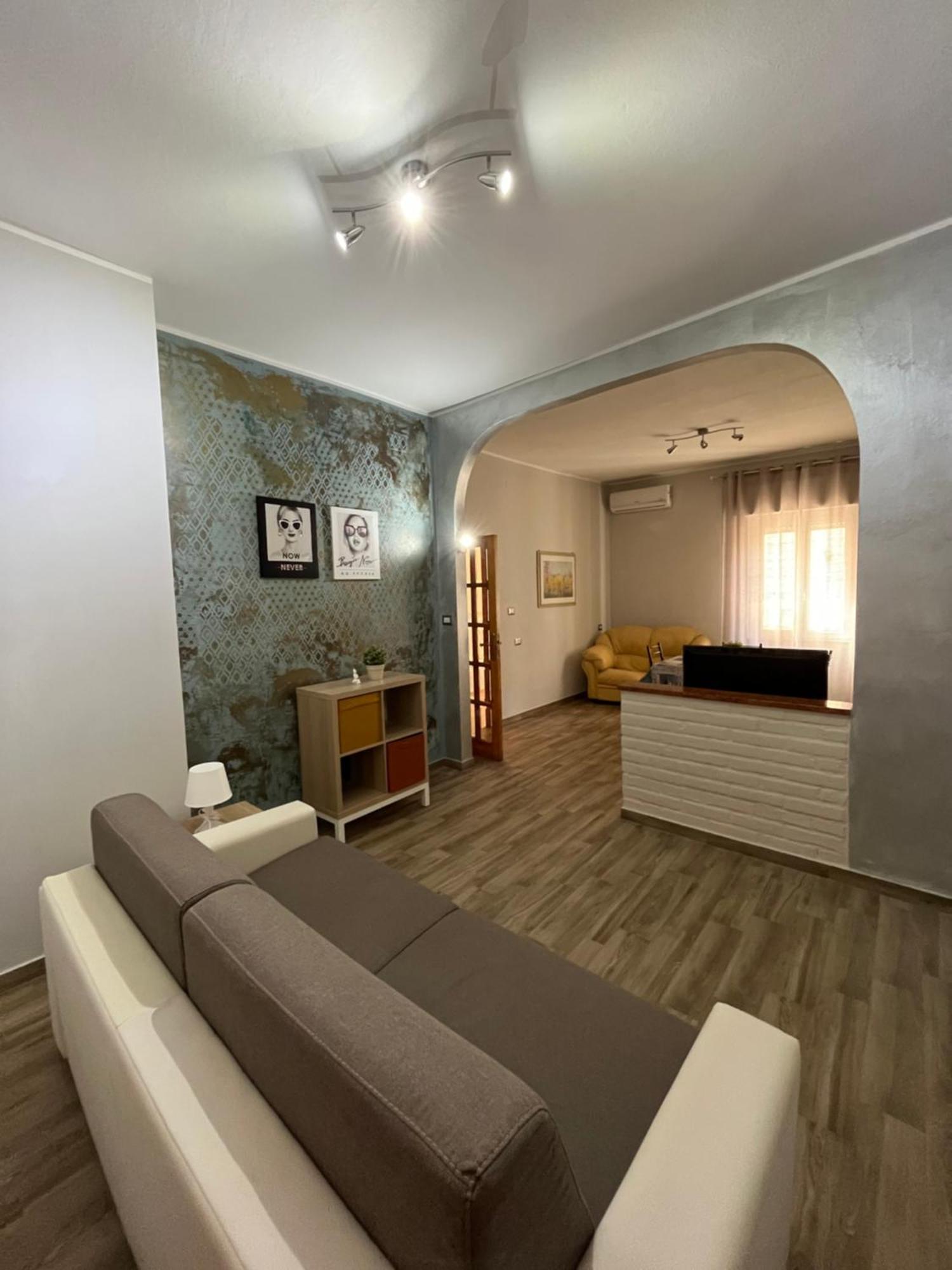 Bouganville Casa Vacanza Ambiente Climatizzato Con Wi Fi ピネート エクステリア 写真