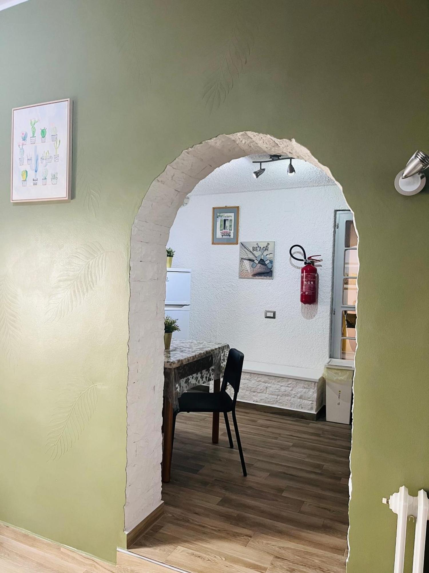 Bouganville Casa Vacanza Ambiente Climatizzato Con Wi Fi ピネート エクステリア 写真