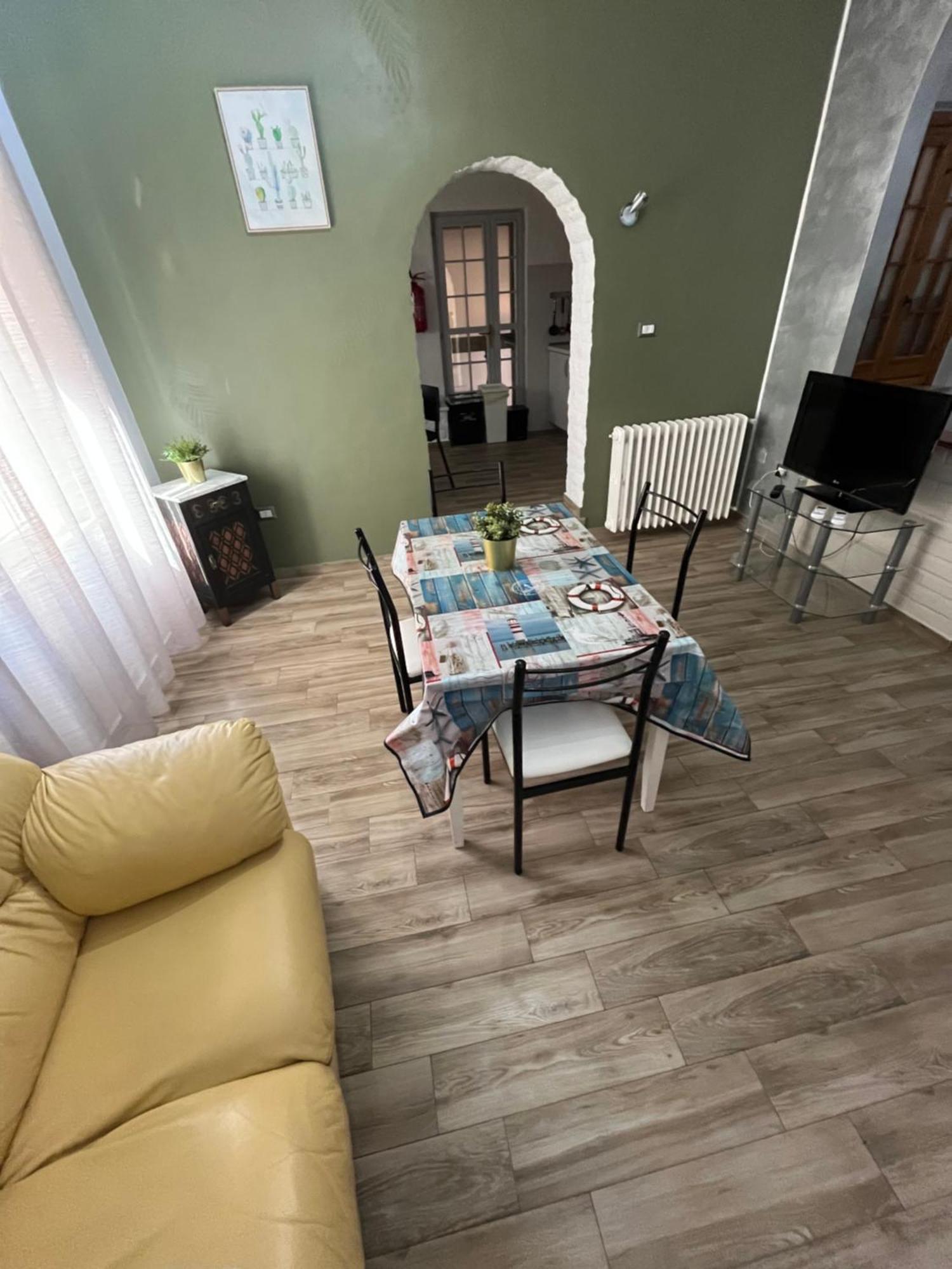 Bouganville Casa Vacanza Ambiente Climatizzato Con Wi Fi ピネート エクステリア 写真
