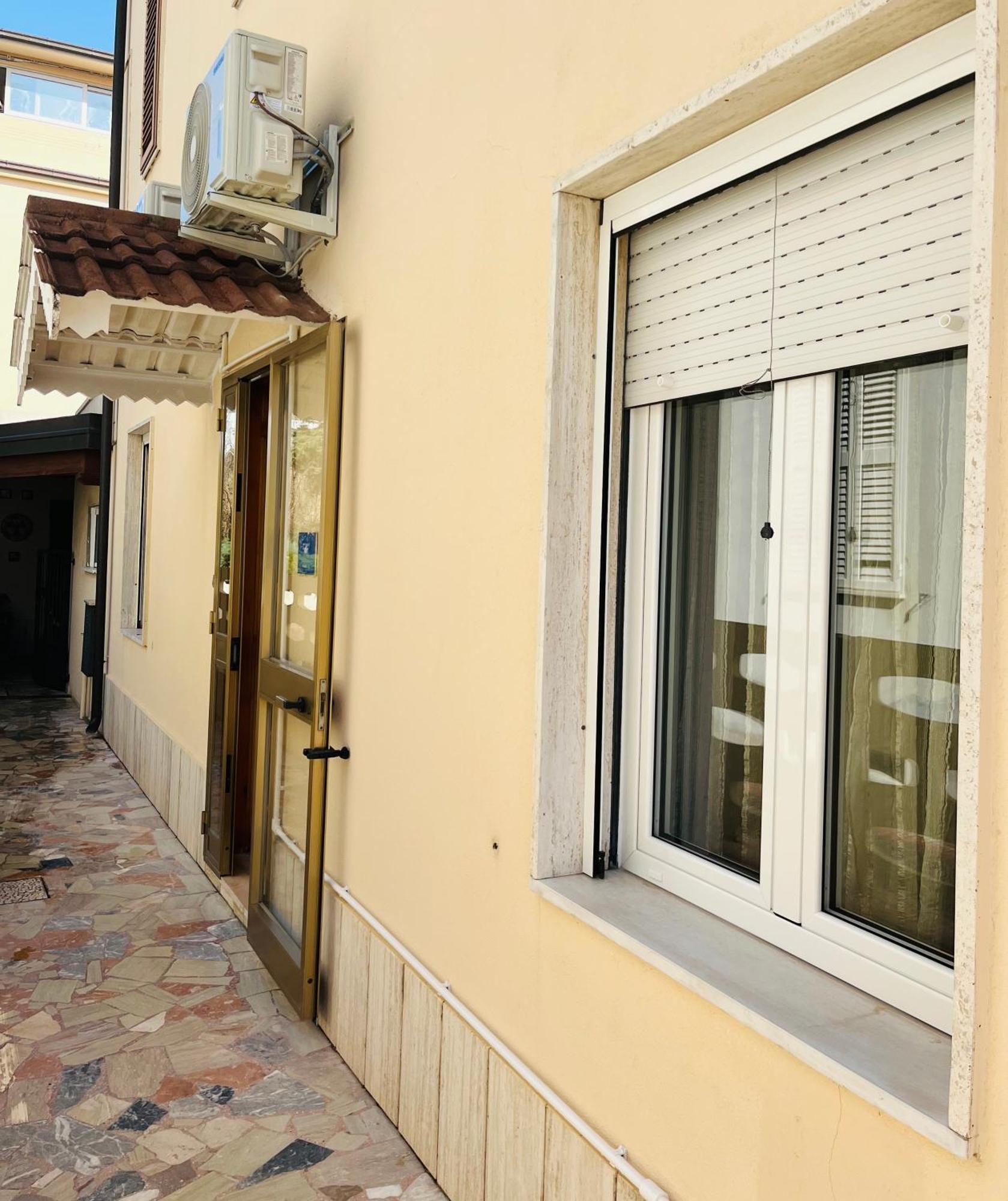 Bouganville Casa Vacanza Ambiente Climatizzato Con Wi Fi ピネート エクステリア 写真