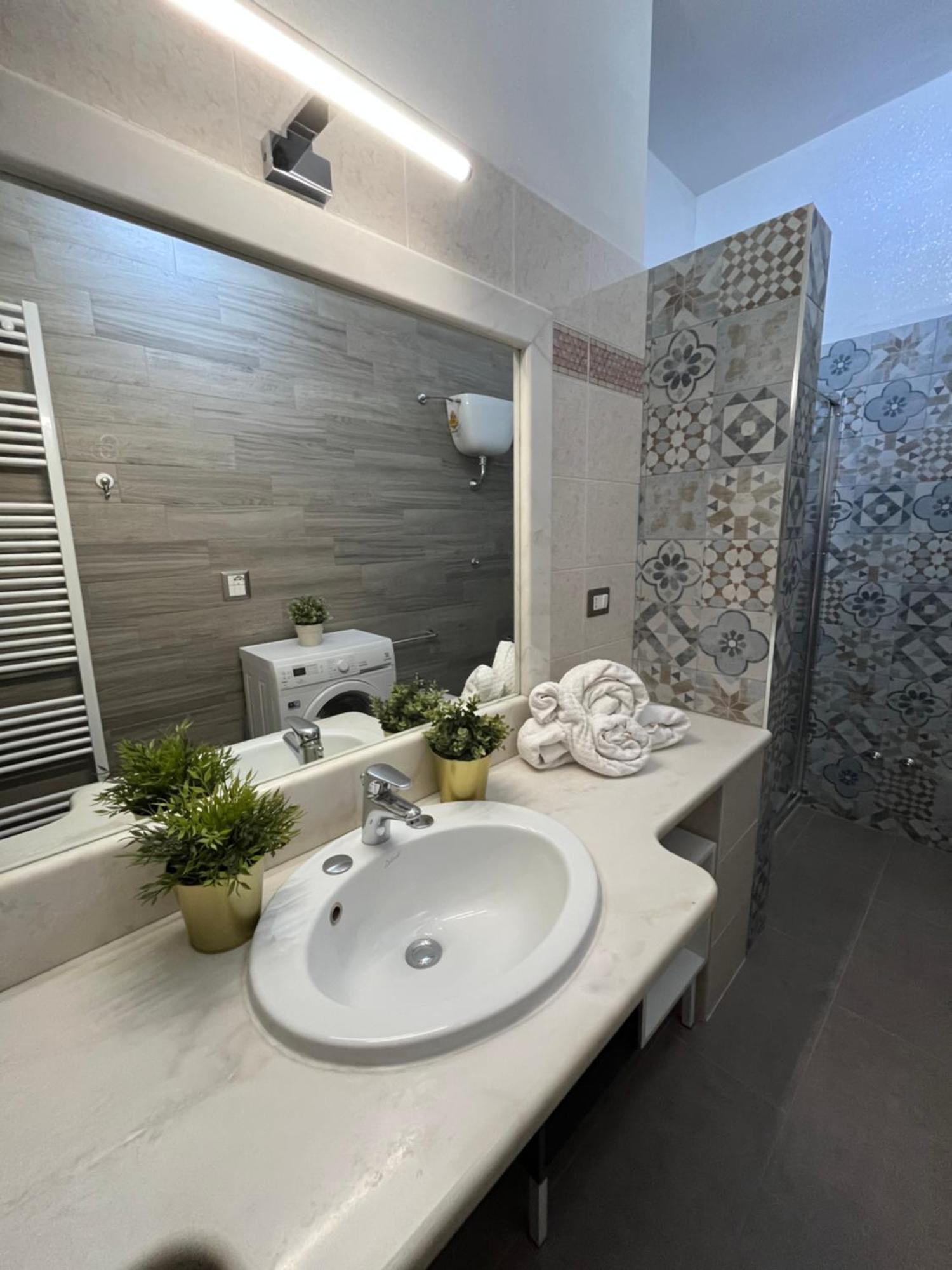Bouganville Casa Vacanza Ambiente Climatizzato Con Wi Fi ピネート エクステリア 写真
