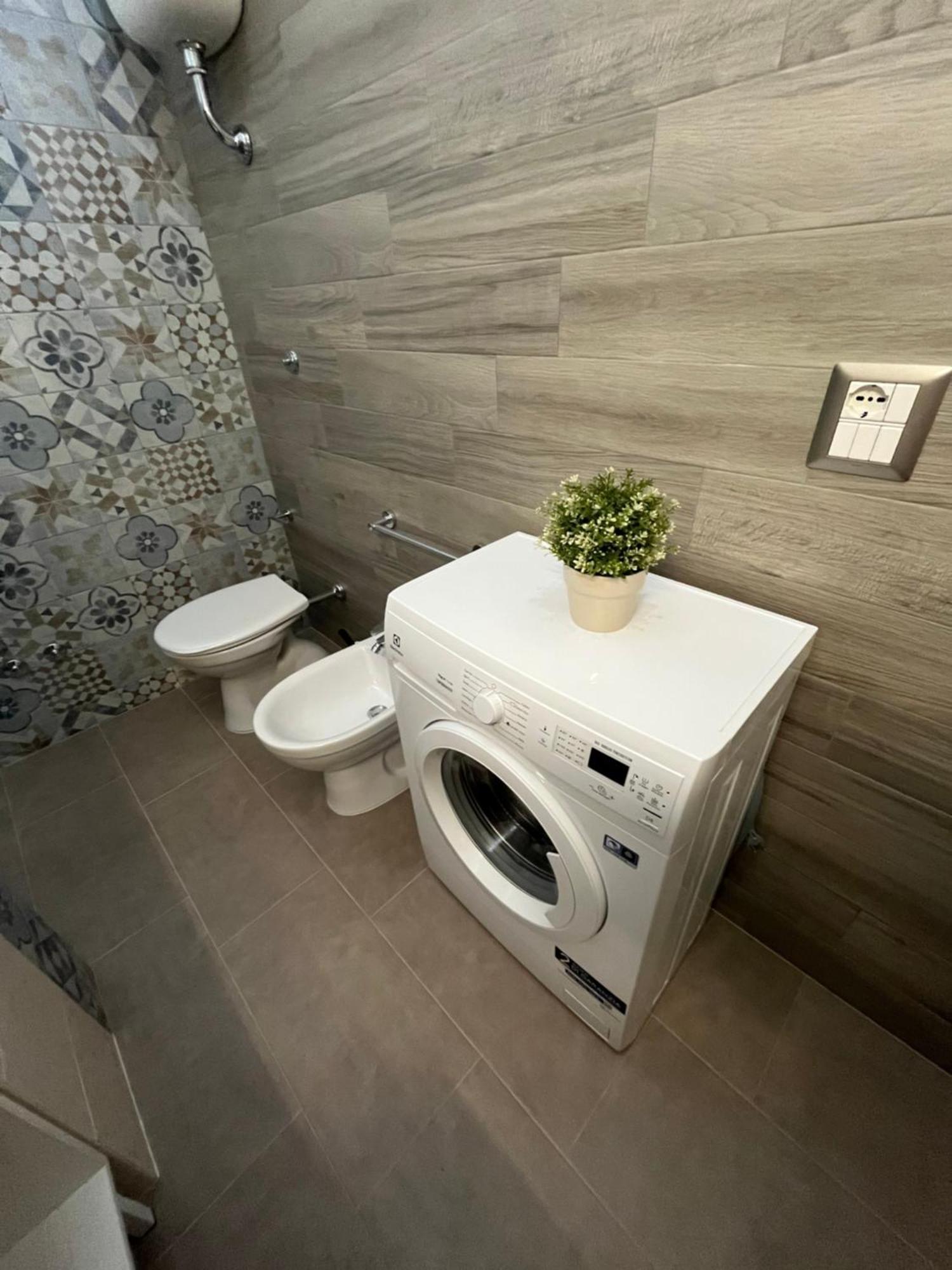 Bouganville Casa Vacanza Ambiente Climatizzato Con Wi Fi ピネート エクステリア 写真