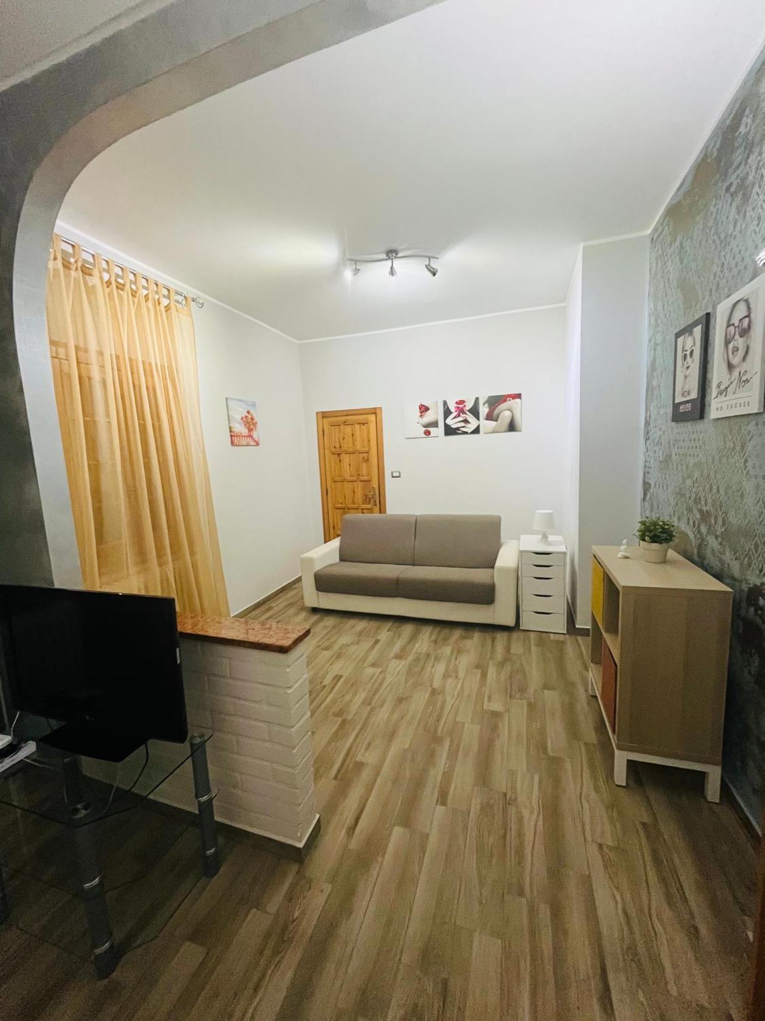 Bouganville Casa Vacanza Ambiente Climatizzato Con Wi Fi ピネート エクステリア 写真