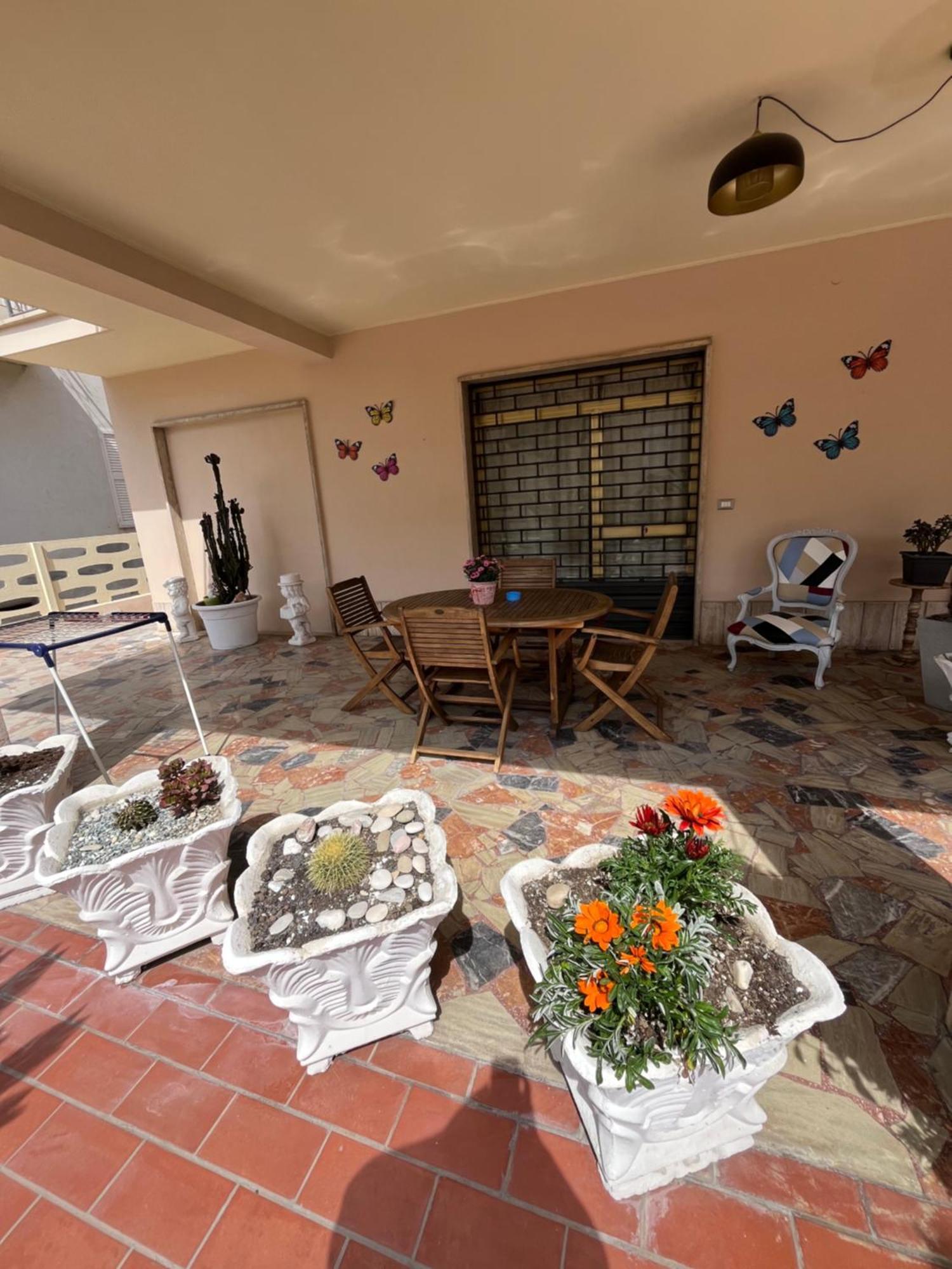 Bouganville Casa Vacanza Ambiente Climatizzato Con Wi Fi ピネート エクステリア 写真
